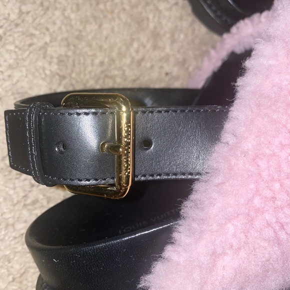 LOUIS VUITTON Paseo Comfort Sandals - Picture 9 of 10